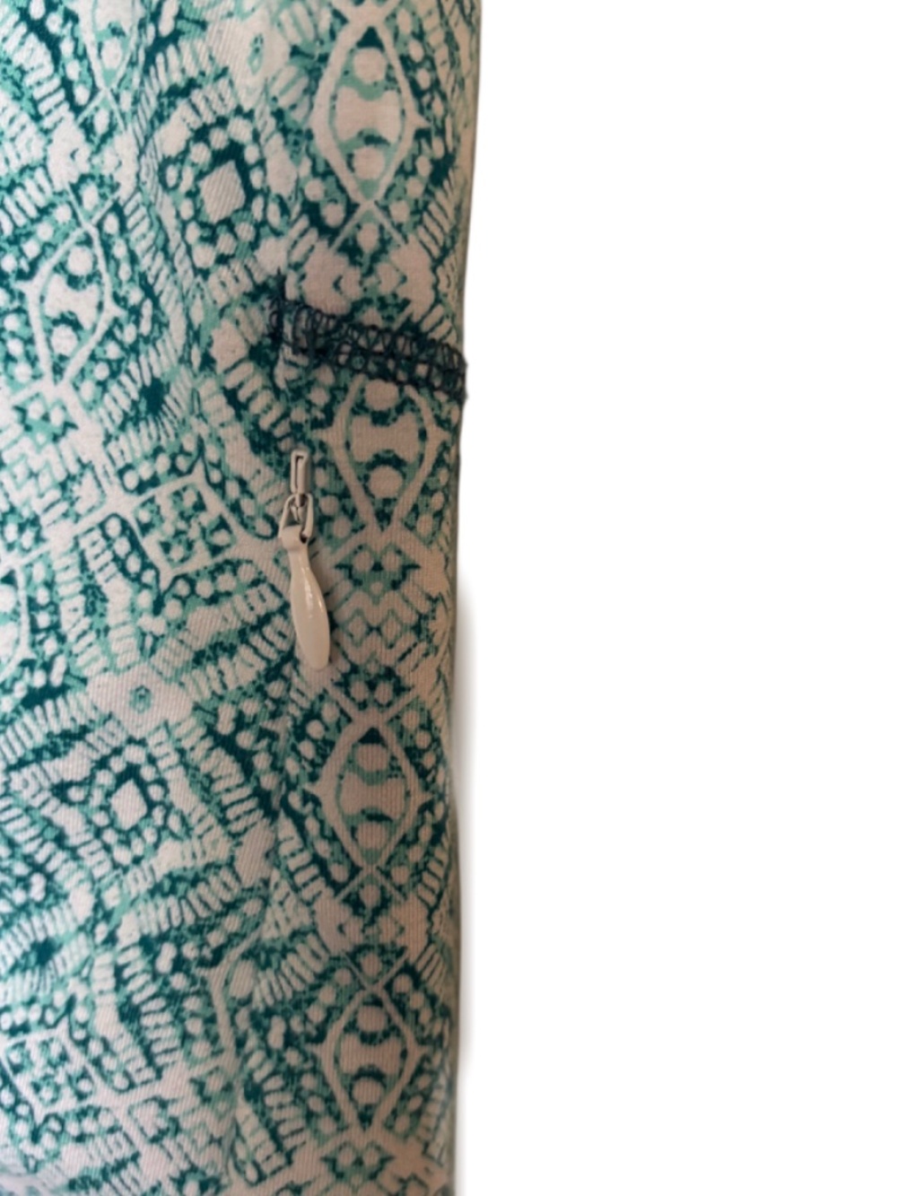 Women’s Title Nine Grace Geometric Print Tee in Green Sz MD - Picture 2 of 4